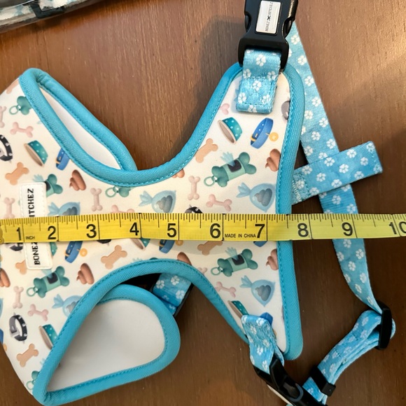 NIP Bones & Bitchez Harness and Leash, Size Medium - Picture 3 of 4